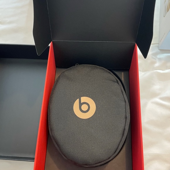 Beats solo 3 wireless gold - Picture 3 of 9